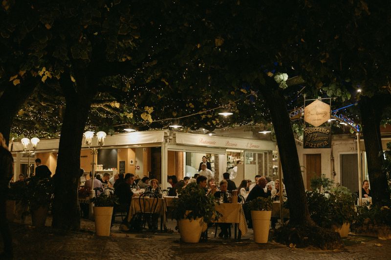 luce pizza cozy dining room interior