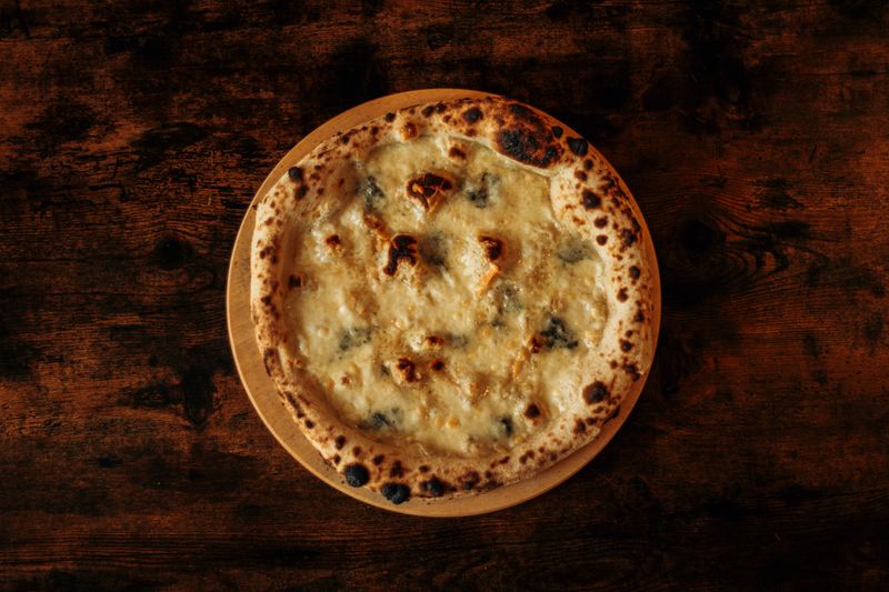 classic margherita pizza luce style